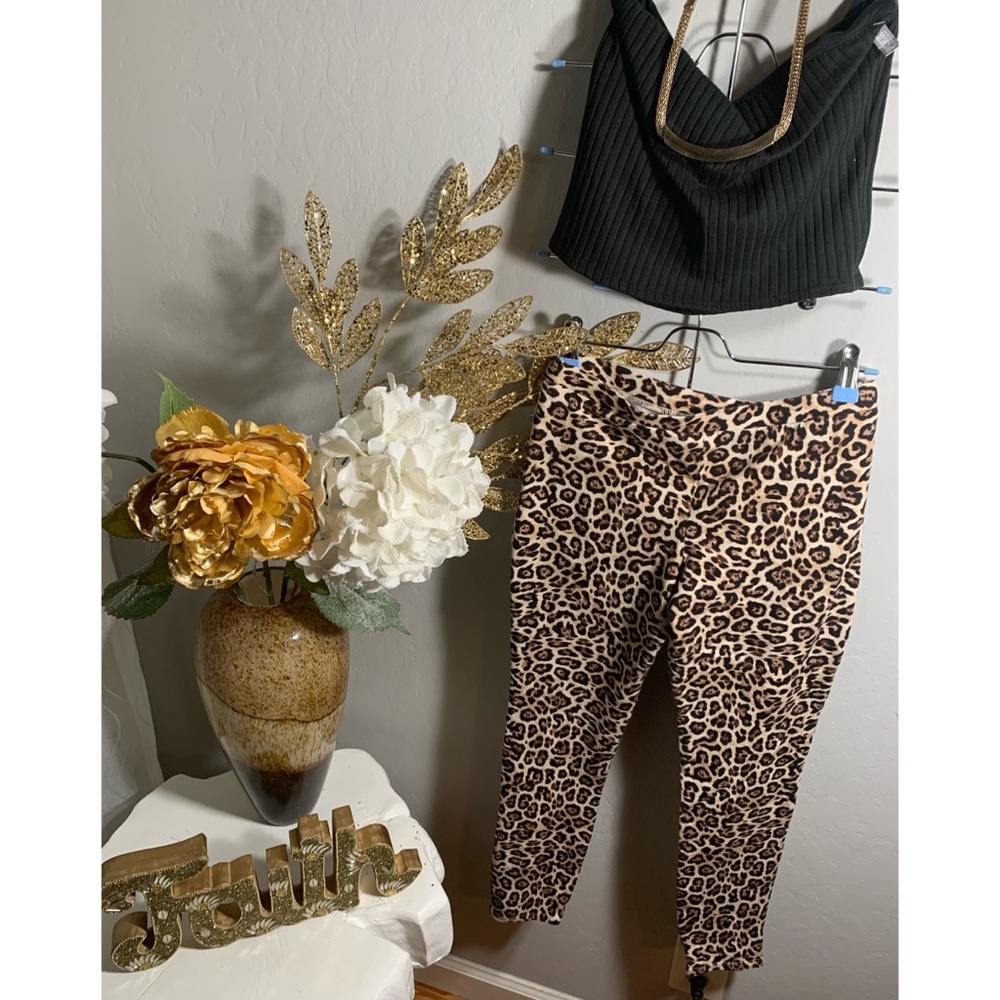 Cheetah print leggings ✨